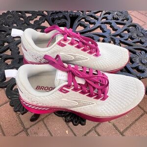 Brooks Levitate GTS 5 Running Shoe
